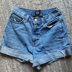 High-waisted mom shorts